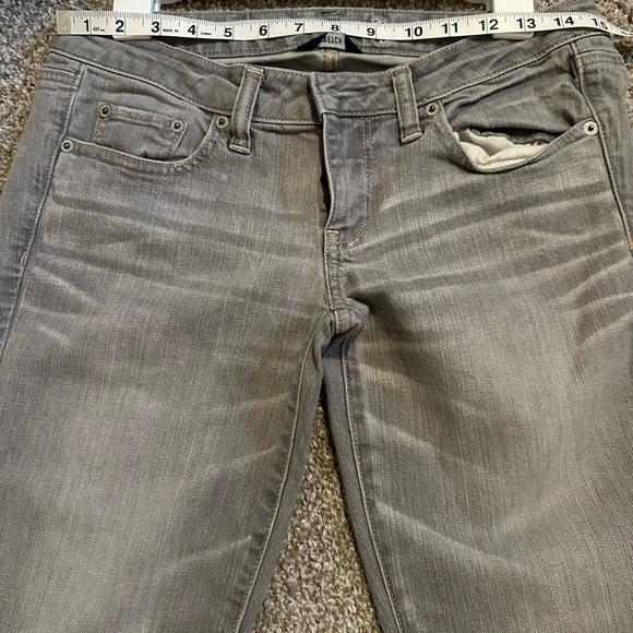 American Eagle Outfitters Women's Light Gray Skinny Jeans - Picture 6 of 9